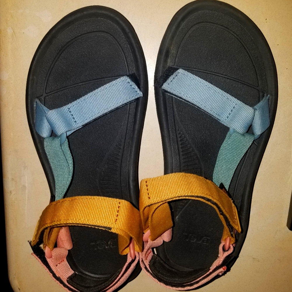 TEVA SANDLES!!